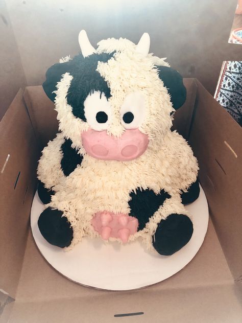 Cow Birthday Cake, Cow Cake, Cow Birthday Parties, Whiskey Cake, Cow Cakes, Inside Cake, Barnyard Birthday Party, Cow Baby Showers, Farm Themed Birthday Party