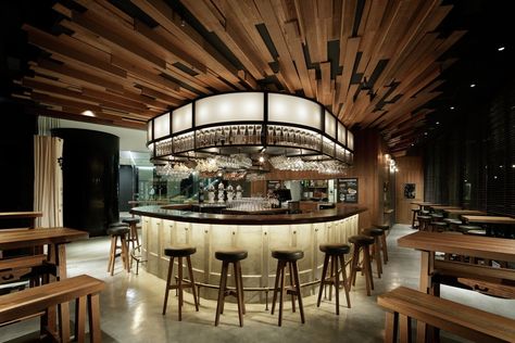 2015 Restaurant & Bar Design Award Winners Announced,Toranomon HOP; Japan / A.N.D.. Image Courtesy of The Restaurant & Bar Design Awards Circular Bar Design, Circular Bar, Cafe Bar Interior, Restaurant Bar Design, Bar In Casa, Bar Design Awards, Interior Design Images, Bar Interior Design, Home Bar Designs