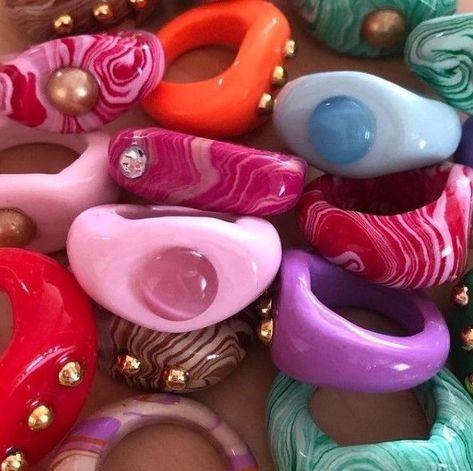 Jing Jang, Fimo Projects, Environment Landscape, Diy Tiktok, Artsy Jewelry, Clay Ring, Polymer Clay Ring, Rings Aesthetic, Diy Earrings Polymer Clay