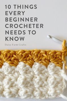 Learn Crochet Beginner, Daisy Farm Crafts, Easy Beginner Crochet Patterns, Beginning Crochet, Daisy Farm, Crochet 101, Crochet Hack, Crochet Stitches Guide, Beginner Crochet Tutorial