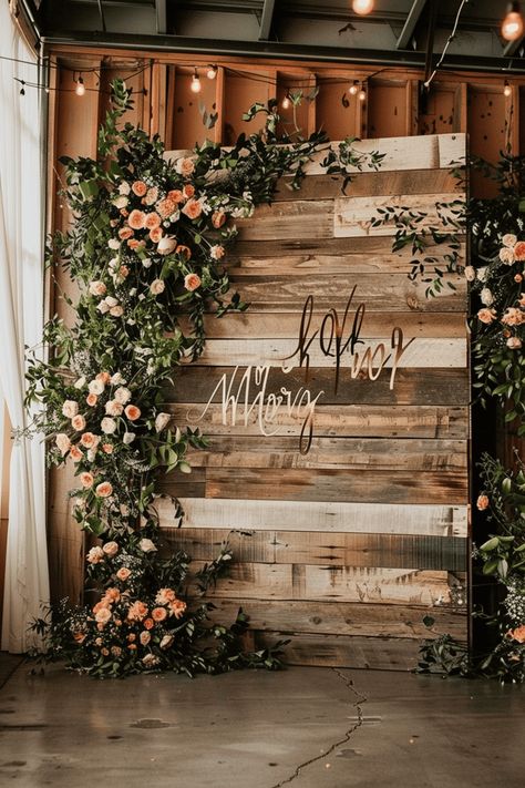 Photo Booth Backdrops For Wedding, Natal, Wedding Picture Booth Backdrop, Simple Boho Wedding Backdrop, Pallet Wedding Backdrop Diy, Wedding Decor Photo Backdrop, Backyard Wedding Photo Booth, Backdrops For Wedding Photobooth, Lighted Backdrop Wedding