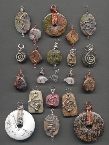 Diy Jewelry Inspiration, Diy Schmuck, Wrapped Pendant, Wire Wrapped Pendant, Wire Wrapping, Different Types, Wire Wrapped, Personalized Items, Stone