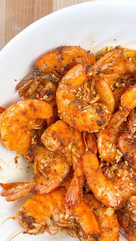 theasiantestkitchen on Instagram: Spicy Garlic Shrimp is made with shell-on tail-on shrimp and smothered in a spicy, garlicky, buttery sauce. You don't have to cook it with… Soy Garlic Chicken, Spicy Garlic Shrimp, Spicy Shrimp, Garlic Shrimp, Quick Weeknight Meals, Viral Tiktok, Butter Sauce, Garlic Chicken, Easy Weeknight Meals