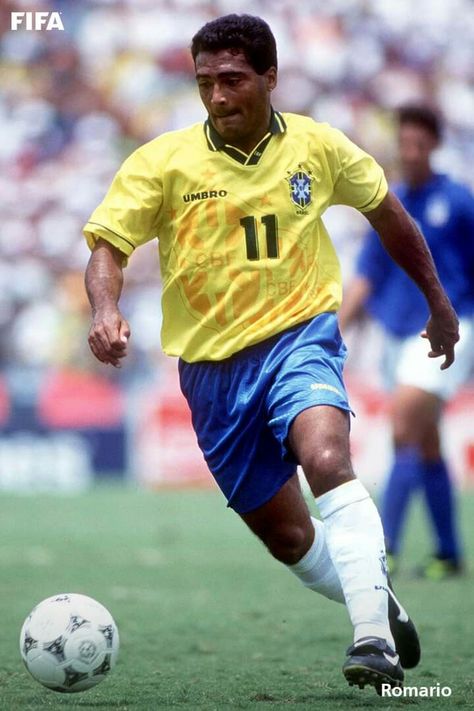 Football Brazil, Michel Platini, Milan Football, Sport Player, Retro Football, Super Star, Fifa World Cup, Football Soccer, Neymar