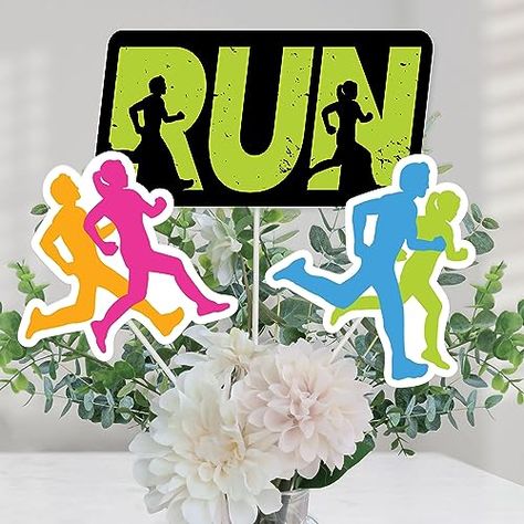 Cross Country Decorations, Country Table Centerpieces, Marathon Party, Country Themed Parties, Dinner Party Table Settings, Running Pace, Country Party, Dinner Party Table, Party Table Settings