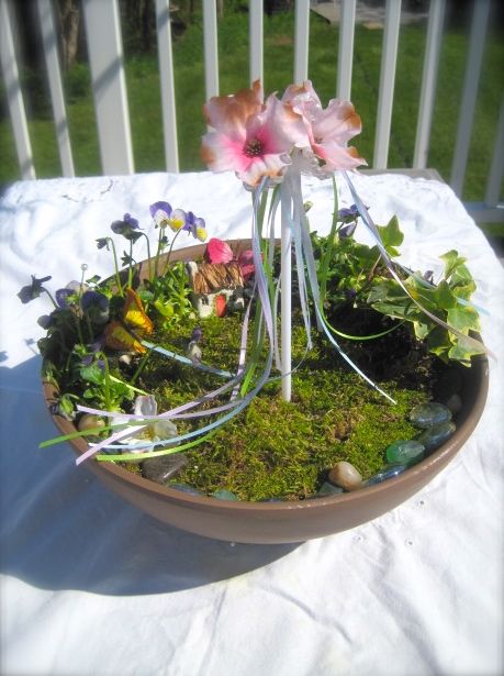 May Pole, May Day Baskets, Pagan Crafts, Meditation Garden, Faeries Gardens, Witchy Crafts, May Day, May Days, Nature Table