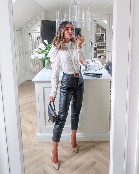 Dior Belt Outfit, Lydia Elise Millen Outfits, Dior Belt, Lydia Millen, Lydia Elise Millen, Mode Shoes, Look Office, Stylish Pants, Night Out Outfit