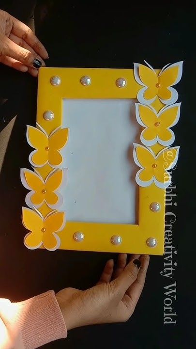 Border For Pictures, Diy Photo Frame Cardboard, Photo Frame Craft, Photo Frame Crafts, Cardboard Ideas, رسم كاريكاتير, Diy Photo Frames, New Saree Blouse Designs, Preschool Art Activities