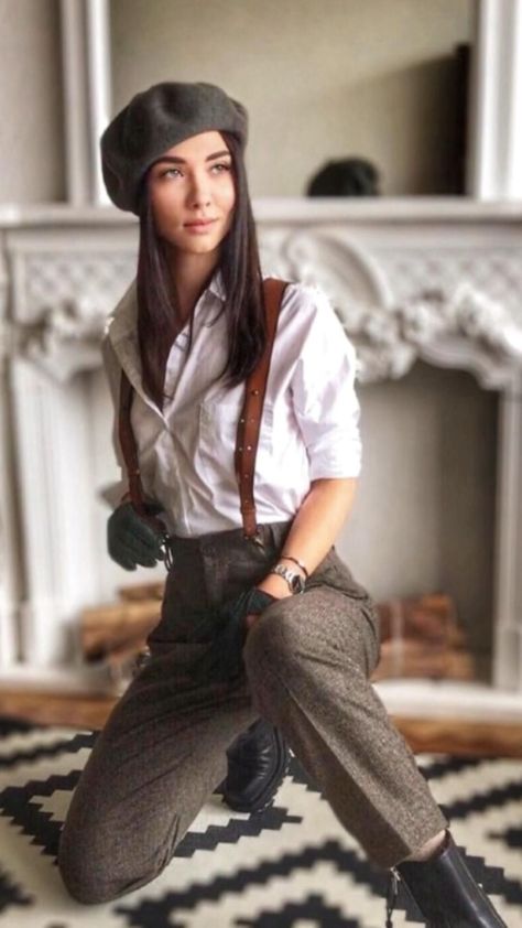 Modern Gatsby Outfit Women, Suspenders Women Outfits, Modern Gatsby Outfit, Peaky Blinders Fashion Women, Peaky Blinders Outfit Women, Gatsby Outfit Women, Women Suspender Outfits, Peaky Blinders Fashion, Outfits With Suspenders