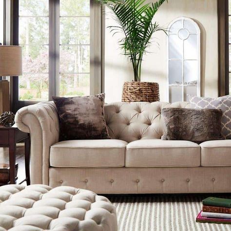 20 Super Modern Chester Sofas That Will Make Your Home Look Classy Beige Chesterfield Sofa, Chesterfield Living Room, Tufted Chesterfield Sofa, Sofa Chesterfield, Gorgeous Sofas, Chesterfield Sofa, Beige Fabric, Comfortable Sofa, Formal Living Rooms