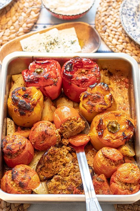 Gemista: Classic Greek Stuffed Peppers & Tomatoes - Dimitras Dishes Extra Tomatoes, Greek Stuffed Peppers, Dimitras Dishes, Zucchini Flowers, Tv Chefs, Fun Salads, Greek Dishes, Beef And Rice, Delish Recipes