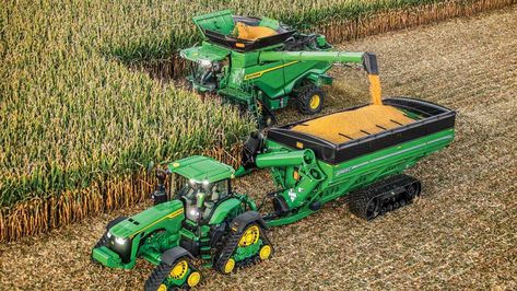 To cater to large-scale producers, John Deere has announced that it is adding two new models of X Series Combines to its 2021 harvesting lineup. Now, farmers are sharing their firsthand accounts of what it’s like to have the new X Series Combines and front-end equipment at their disposal. John Deere Combine, John Deere Tractors Farms, Modern Agriculture, Combine Harvester, Farm Pictures, Big Tractors, New Tractor, Farm Tools, Farm Lifestyle