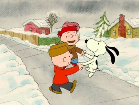 Charlie Brown Christmas Decorations, Snoopy Dancing, Christmas Tv Specials, Peanuts Gang Christmas, A Charlie Brown Christmas, Charles Brown, Peanut Gang, Peanuts Charlie Brown Snoopy, Peanuts Cartoon