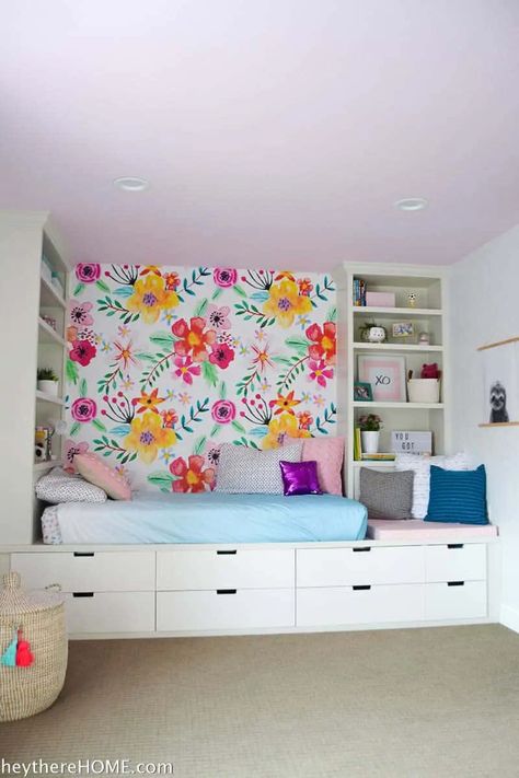 27 Fun and Stylish Teen Girl's Bedroom Ideas - Joyful Derivatives Wallpaper Builtins, Indi Bedroom, Diy Seng, Pink Ceiling, Diy Storage Bed, Platform Bed With Drawers, Ikea Drawers, Diy Platform Bed, Built In Bed