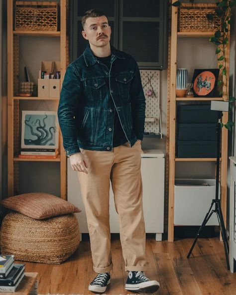 Will Halbert on Instagram: “Too cold to stand in a tee. Too warm to walk in a jacket. Tale as old as time. We Brits have a propensity for leaning on the weather as a…” Trucker Jacket Men, Tale As Old As Time, Too Cold, A Jacket, Jacket For Men, Trucker Jacket, Men's Style, Walk In, Men's Fashion