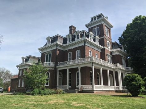 Visit The Historic Glenmore Mansion In Tennessee Cummins Falls State Park, Burgess Falls State Park, Cool Mansions, Luxury Treehouse, Empire Architecture, Victorian Style Homes, Old Mansions, Tennessee Vacation, Stunning Interior Design