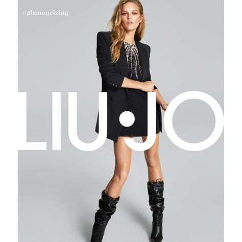 Liu Jo on Instagram: “Fall in love with the new #LiuJo #FW19 #glamourizing campaign shot by @mertalas and @macpiggott starring @annaewers. Global creative…” Alas Marcus Piggott, Anna Ewers, German Model, Campaign Photography, Campaign Fashion, Natural Glam, Liu Jo, Ad Campaign, Top Model