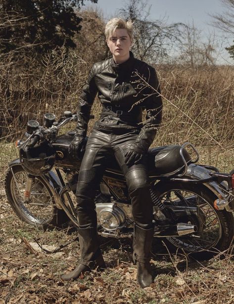 Casil Mcarthur, Bike Outfit Men, Irish Cities, Motorcycle Leathers Suit, Bike Leathers, Tight Leather Pants, Mens Leather Clothing, Motorcycle Men, Mens Leather Pants