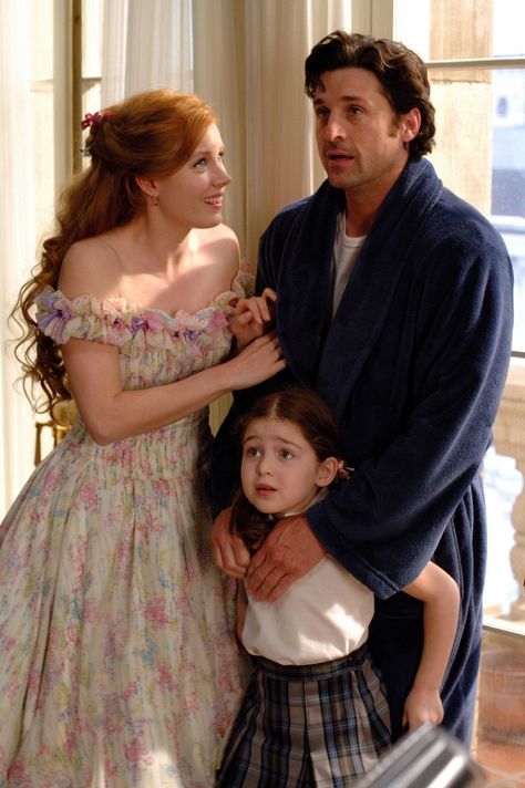 *GISELLE (Amy Adams, MORGAN (Rachel Covey) & ROBERT (Patrick Dempsy) ~ Enchanted, 2007 Enchanted 2007, Enchanted Movie, Giselle Enchanted, Giselle Dress, Disney Enchanted, Girly Movies, Film Disney, Patrick Dempsey, Disney Live Action