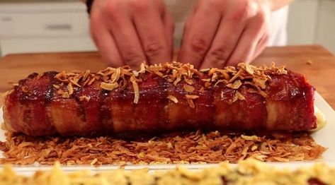 These BBQ Bacon Sushi Rolls Look So Good They Should Be Illegal Bacon Sushi, Beef Sushi, Stuffed Meatloaf, Beef Roll, Football Snacks, Sushi Night, Bbq Bacon, Low Carbs, Bacon Recipes