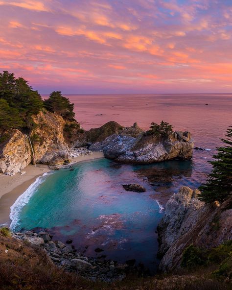 Serge Ramelli on Instagram: “Sometimes in life, you get Lucky, I have seen this photo on the web so many time and always dreamed to go the MC way falls in Big Sur…” California Big Sur, Caramel By The Sea California, Big Sur Aesthetic, Environmental Pictures, Crazy Sunset, Big Sir, Big Sur Trip, Mcway Falls Big Sur, Big Sur Coastline