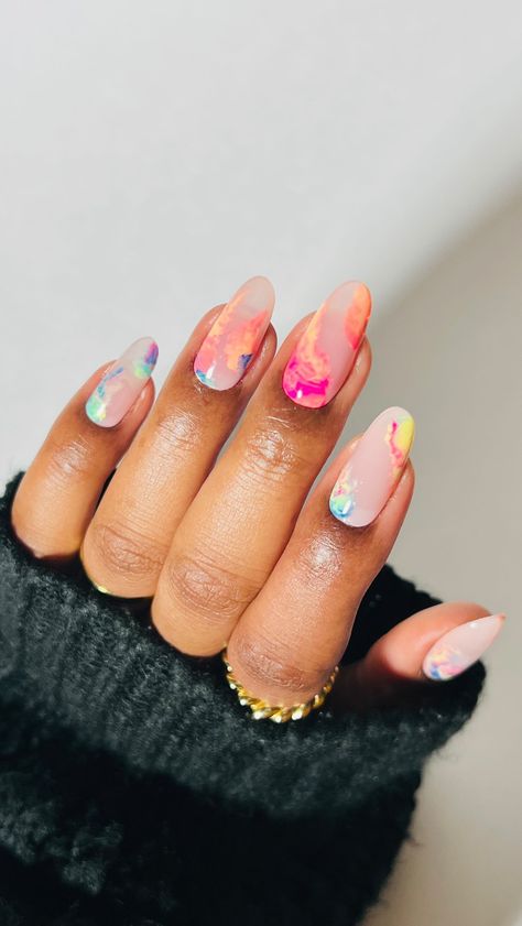 Brittney Ellen (@brushedbyb_) • Fotos e vídeos do Instagram Nails Products, Marble Nail Designs, Nails Yellow, Summery Nails, Bright Nails, Shellac Nails, Get Nails, Marble Nails, Orange Nails