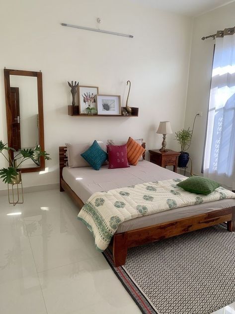 Indian Bedroom Ideas For Small Rooms, Small Room Decor Indian, Cozy Bedroom Indian, Small Indian Room Decor, Aesthetic Indian Room, Small Bedroom Decor Indian, Very Small Living Room Ideas Indian, Small Room Decor Bedroom Indian, Indian Room Decor Ideas Bedroom