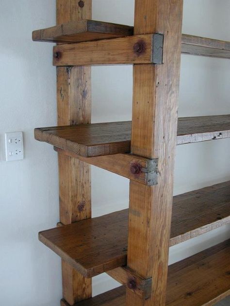 Diy Bookshelf Design, Pallet Bookshelf, Diy Bookshelf, Bookcase Diy, Diy Bird Bath, Diy Wand, Wood Bookshelves, Into The Wood, Regal Design