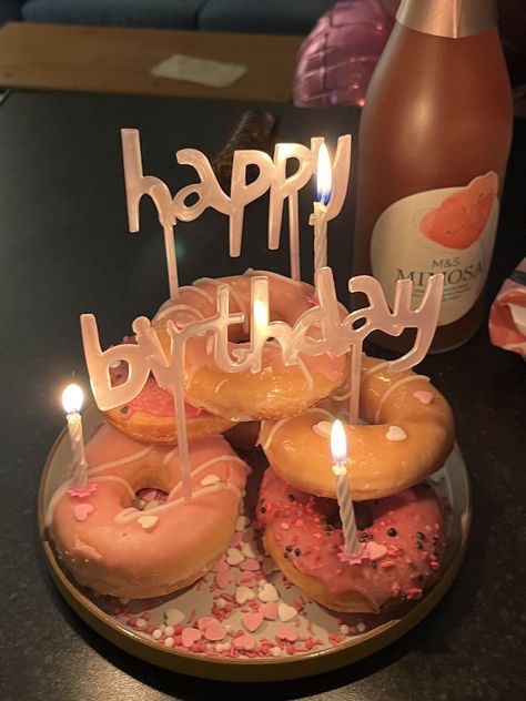 Donat Cake Birthday, Breakfast Birthday Aesthetic, Donut Bday Cake, Birthday Doughnut Ideas, Donuts Cake Birthday, Vintage Birthday Ideas, Birthday Donuts Ideas, Birthday Breakfast Aesthetic, Donut Cake Birthday