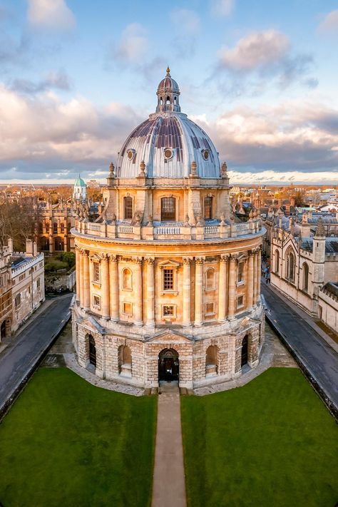 Oxford England Aesthetic, University Of Oxford Aesthetic, Oxford University Campus, Oxford University Aesthetic, Oxford Aesthetic, Oxford University England, England University, Oxford Town, University Inspiration