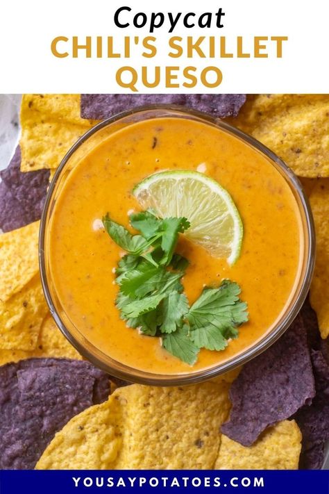 Bowl of dip, with text: Copycat Chili's Skillet Queso. Velveeta Chili Dip, Skillet Queso Recipe, Skillet Queso, Melted Cheese Dip, Easy Party Recipes, Stovetop Chili, Bean Dip Recipes, Chili Cheese Dips, Chili Dip