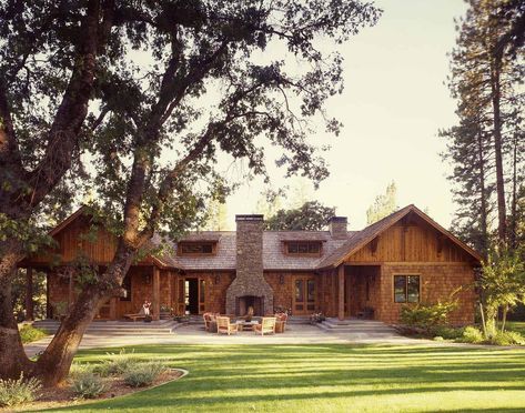 Timeless ranch house with exquisite details in the Sierra Nevadas Rustic Patio Doors, Stone House Plans, U Shaped Houses, Master Suite Remodel, San Francisco Interiors, Traditional Home Office, Rustic Exterior, Ranch House Plans, Residential Interior Design