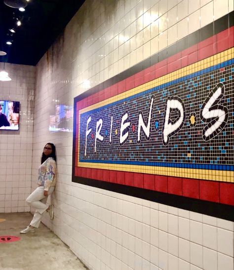 Friends Experience, Museum Nyc, Joey Chandler, Orange Couch, Museums In Nyc, Art Exhibits, New York Museums, The Last Time, See It