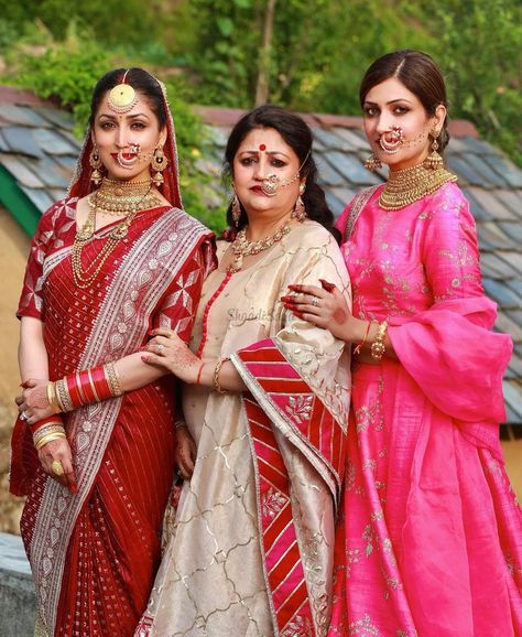 Bollywood Actress Yami Gautam announced her wedding with URI's Director Aditya Dhar and we are in love with wedding pictures and simple wedding outfits. Check out details on your blog. #shaadisaga #indianwedding #celebritywedding #bollywoodwedding #bollywoodactresswedding #indiancelebritywedding #yamigautam #yamigautamwedding #yamigautamweddingpictures #yamigautamweddingoutfits #yamigautamindianoutfits #adityadhar #adityadharui Actress Wedding, Yami Gautam, Indian Bridal Dress, Bollywood Wedding, Indian Bridal Outfits, Minimal Outfit, Bride Look, Bridal Saree, Intimate Weddings