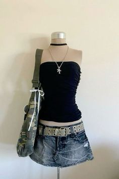 Halter Vest Outfit Y2k, Fits With Denim Skirt, Emo Outfits Summer, Outfits Grunge Y2k, Korn Concert Outfit, Summer Emo Outfits, Emo Summer Outfits, Emo Summer, Trashy Outfits