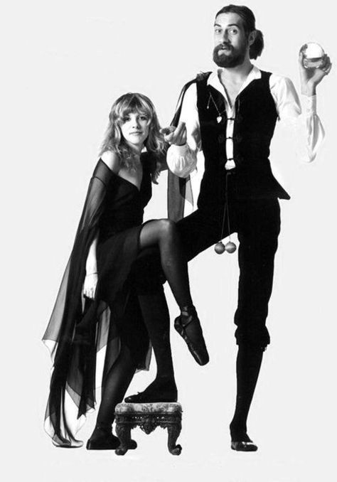 Fleetwood Mac - Stevie Nicks & Mick Fleetwood. The Rumours photoshoot Fleetwood Mac Quotes, Fleetwood Mac Lyrics, Rumours Album, Mick Fleetwood, Buckingham Nicks, Steam Ideas, Fleetwood Mac Rumors, Stevie Nicks Style, Beatles George