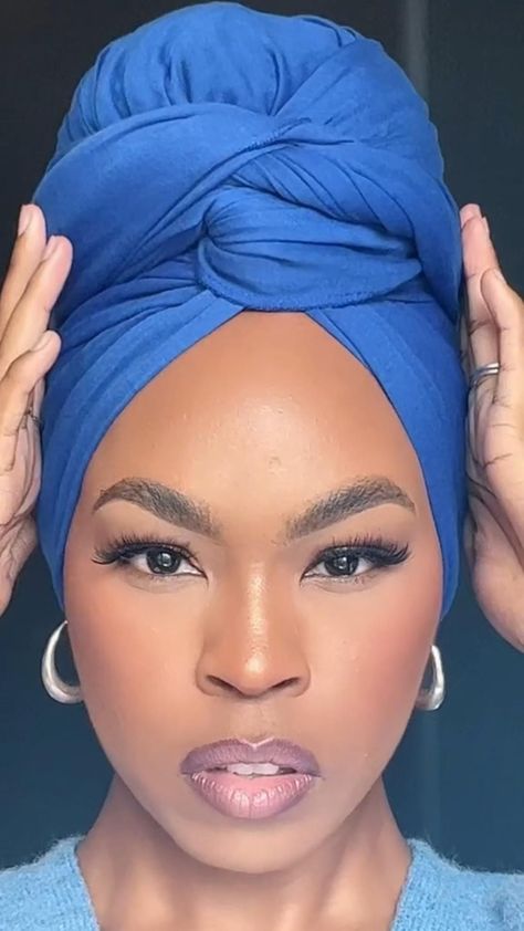 African Head Scarf, Headwrap Hairstyles, African Hair Wrap, Stile Hijab, Head Wrap Styles, Hair Wrap Scarf, Hair Scarf Styles, Afrikaanse Mode, Head Scarf Styles