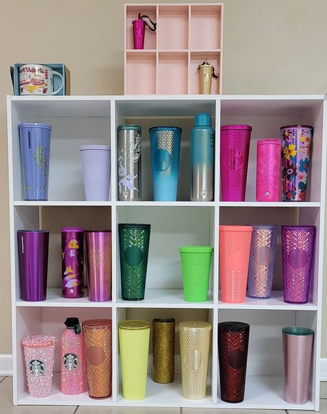 Shelves For Tumblers, Starbucks Cup Storage Ideas, Starbucks Cup Display, Starbucks Tumbler Storage Ideas, Starbucks Cup Organization, Starbux Cups, Starbucks Tumbler Wall Display, Starbucks Tumbler Display, Organize Starbucks Tumblers