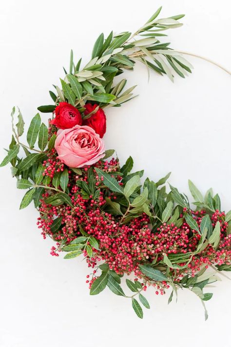 Modern Wreath Ideas: Half Wreath | Apartment Therapy Half Wreath, Modern Wreath, Flowers And Greenery, Small Wreaths, Navidad Diy, Christmas Door Decorations, Modern Holiday, Christmas Wreaths Diy, Holiday Inspiration