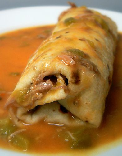 Green Chili Smothered Burritos | Smothered Beef Burritos | Crazy Jamie's Blog Green Chili Burritos, Smothered Beef Burritos, Wet Burrito Recipes, Smothered Beef, Italian Sub Sandwich, Roasted Almonds Recipe, Hatch Chili Recipes, Smothered Burritos, Garden Salads