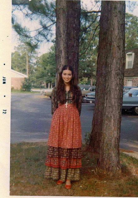 Hippie girl ca 1972 70s Mode, Moda Hippie, Hippie Aesthetic, Estilo Hippy, 60s 70s Fashion, Mode Hippie, Textil Design, 70s Outfits, 70s Hippie