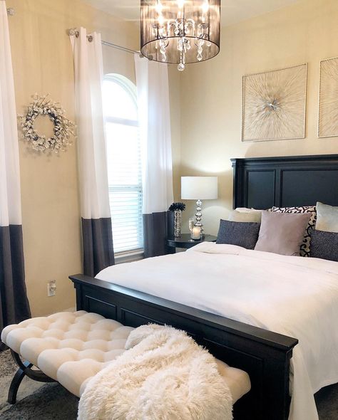 Am I the only one that gets a guest room prepared... and then secretly plans to sleep in there 🤣? Ok cool so it’s not just me 🤪 : #decor2019  #guestbedroom #graydecor #whitedecor #neutralbedroom #bedroomdecoration #chic #bedroominspiration #neutraldecor #bedroomdecor #edesign #interiorstyling #guestbedroom #guestroom #airyrooms #blackandwhitedecor Guess Bedroom, Nice Bedrooms, Bedroom Decor Master For Couples, Apartment Layouts, Airy Room, Peach Nails, Romantic Room, Sleepy Head, Am I The Only One