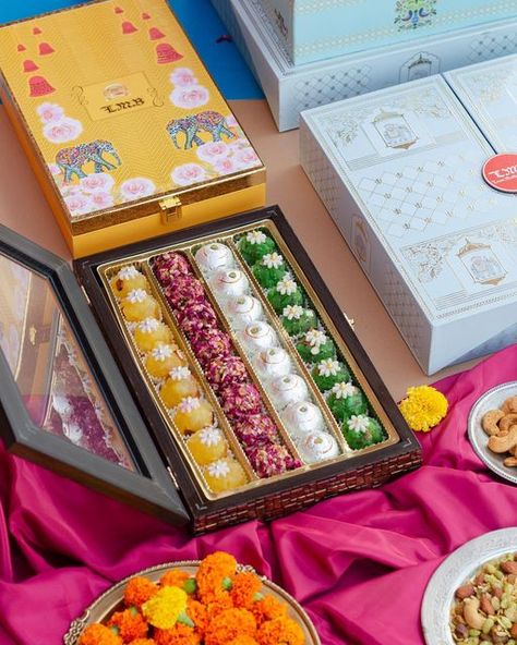 Indian Sweets Box, Diwali Mithai, Luxury Wedding Invitations Box, Mithai Boxes, Sweet Box Design, Gourmet Sweets, Diwali Lights, Gifts Wrapping, Packing Ideas