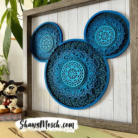 Mickey Mouse, Layered 3D mandala, paper craft, Cricut Mickey Mouse Frame, Mickey Mouse Images, Projets Cricut, 3d Mandala, Cadeau Diy, Mandala Wall Art, 3d Paper Crafts, Cricut Craft Room, Cricut Free