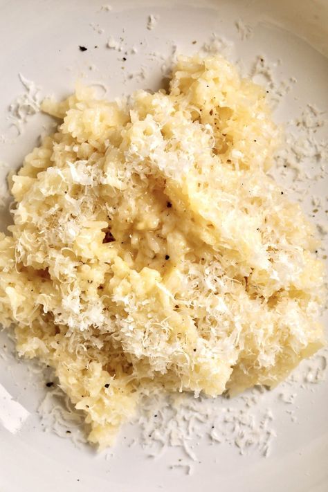 Parmasean Rice Recipe, Creamy Parmesan Rice Recipes, Cheesy Parmesan Rice, Creamy Jasmine Rice, Creamy Garlic Rice, Parmesan Rice Creamy, Creamy Rice Side Dish, Parmesan Rice Recipes, White Rice Recipes Easy