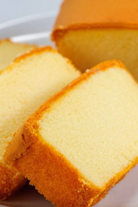 Best Birthday Cake Recipe, Kuih Lapis, Moist Yellow Cakes, Resipi Kek, Yellow Cake Recipe, Butter Cake Recipe, Sponge Cake Recipes, Yellow Cake, Loaf Cake