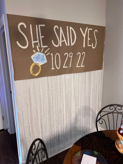 Mini Engagement Party, Engagement Party Door Decor, Just Engaged Decoration Ideas, Proposal Party Food Ideas, She Said Yes Party Decorations, Brown Paper Engagement Banner, She Said Yes Decor, Surprise Engagement Party Decorations, Engagement Party Photo Op