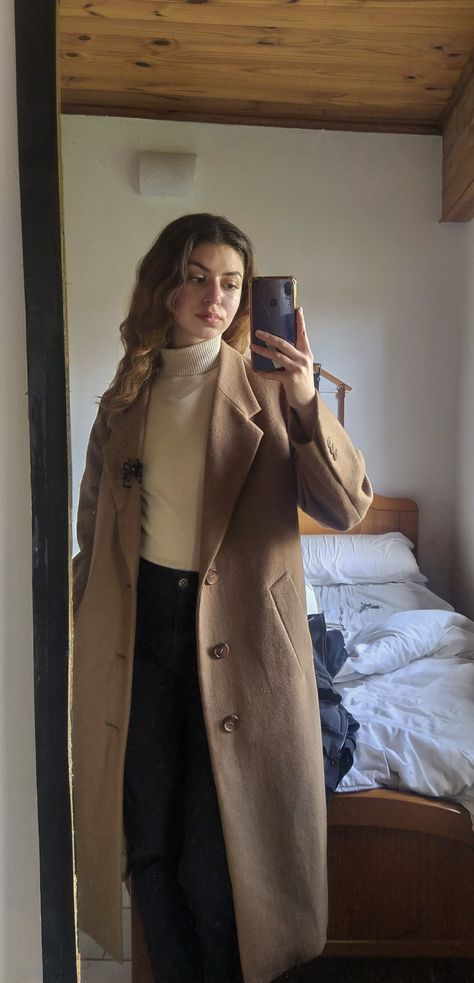 How To Style Beige Overcoat, Coat And Sweater Outfit, Brown Coat Women Outfit, Long Beige Coat Outfit Casual, How To Style Long Beige Coat, Turtleneck Trench Coat Outfit, Tan Coats For Women, Black And Beige Winter Outfit, Turtle Neck With Long Coat