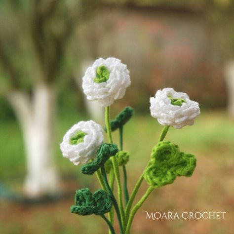 Free Crochet Clover Pattern - Moara Crochet Micro Crochet Flowers, Realistic Crochet, Pattern Step By Step, Woolen Flower, Crochet Yarns, Clover Pattern, Crochet Embellishments, Crochet Garland, Micro Crochet