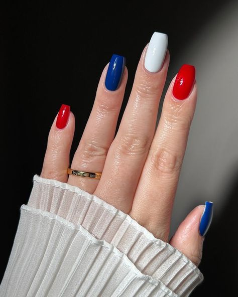 Blue Red Nails Art Designs, Red White And Blue Nail Art, Red Blue White Nails, Red White Nail Art, Red And Blue Nails Design, Nails Red And Blue, July 4 Nails, Independence Day Nails, 4th Of July Nail Ideas